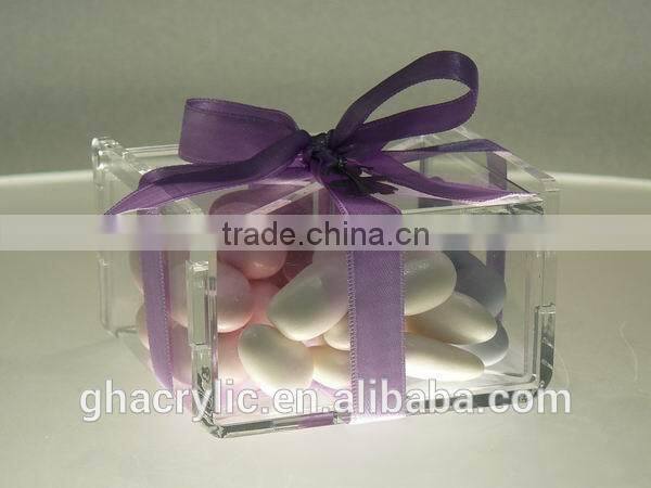 Customized acrylic box in clear color present acrylic box with lock, acrylic box with lid