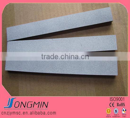 strong calendaring flexible rubber magnetic strip with paint spraying