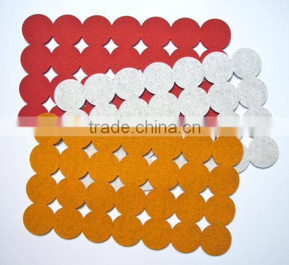 Round loop felt runner decoration