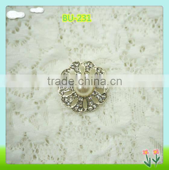 2015 Fashion newest pearl shank buttons