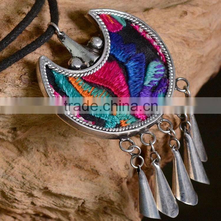 China ethnic pendant necklace miao silver moon shape necklace pendant vintage