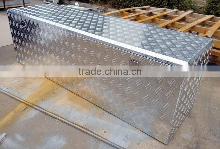 Aluminum Flat Plate Side Mount Tool Box, Silver