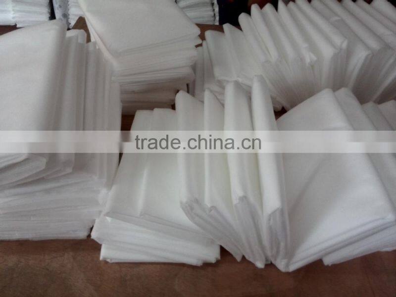 lightweight reusable nonwoven floating row