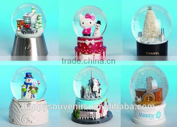 2016 High Quality Christmas Snow Globe with Music Function