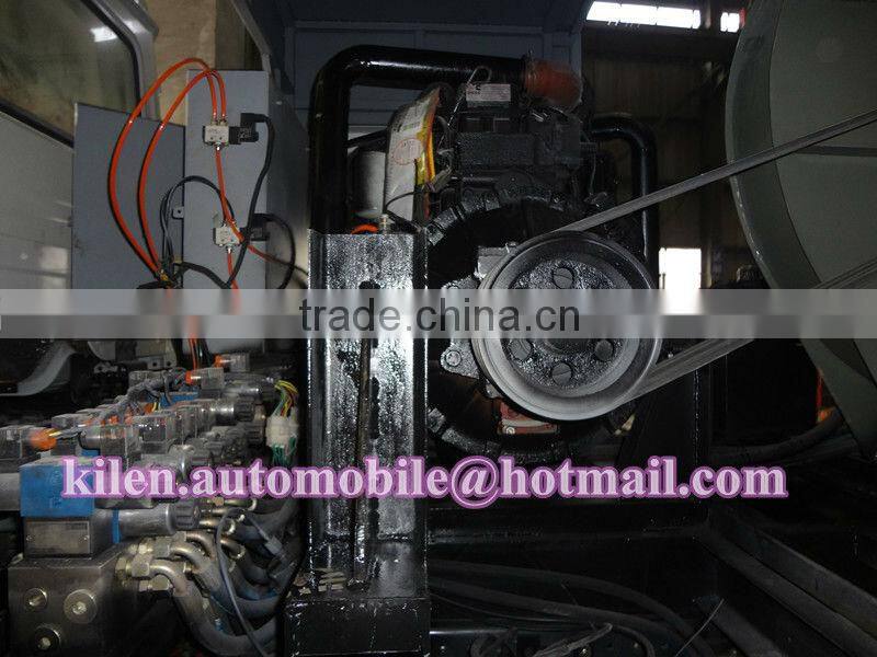 Dongfeng 4*2 runway vacuum sweeper truck