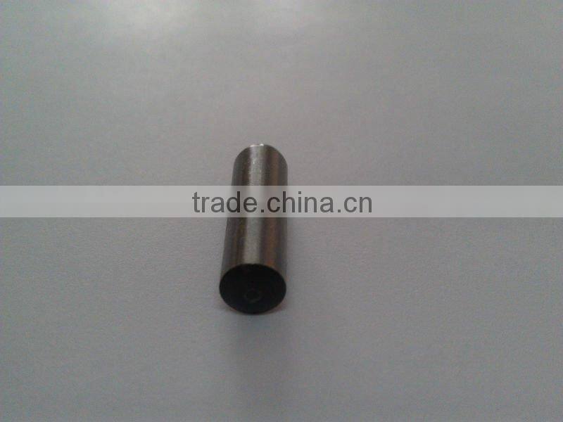 Taper pin with internal thread