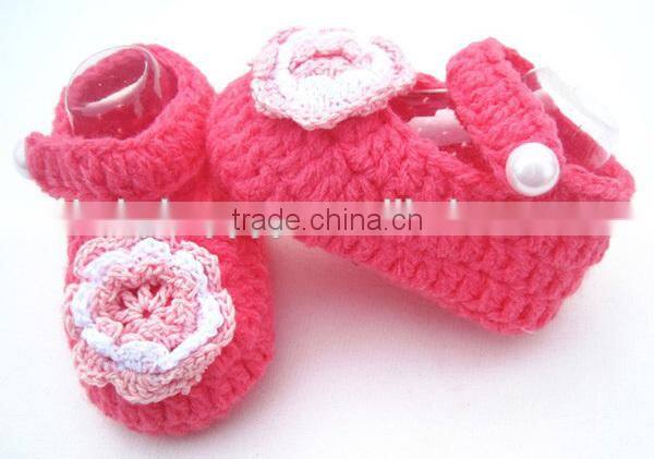 2014 china top quality cheap crochet baby booties