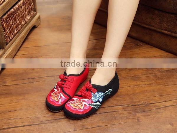 Middle Top Women Casual Cotton Shoes Buckle Chinese Style Flower Embroidered Elegant Ladies Canvas Flats Oxford Sole No logo