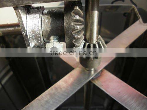 manual honey extractor/British national honey extractor