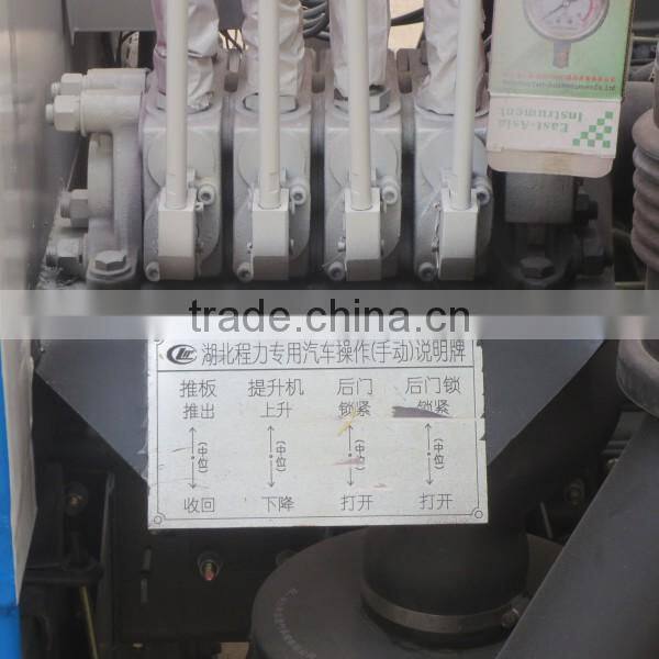 LHD or RHD DONGFENG 4*2 small garbage compactor 5m3