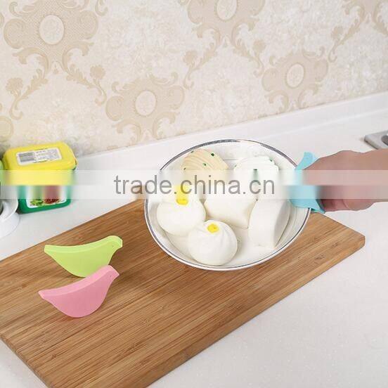 2017 new product bird shaped silicone oven rack guard grill gloves