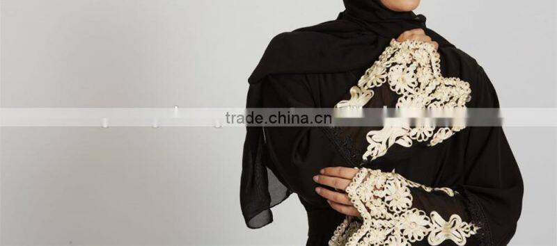 Dubai clothing OEM Beautiful lace detailing Pop up buttons Cream Lace Open Jacket Abaya