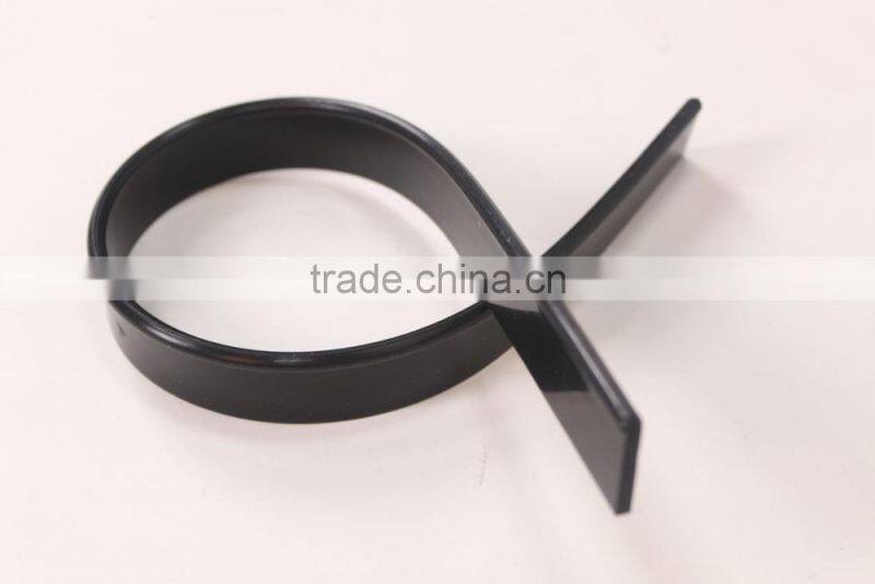 Glass curtain wall squeegee cleaner