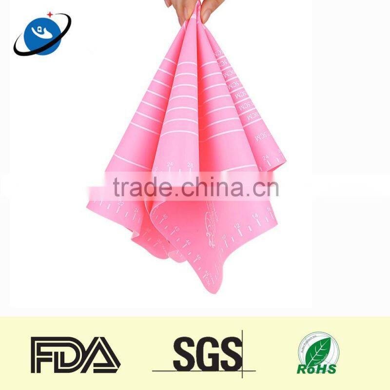 Silicone pastry mat with measurements