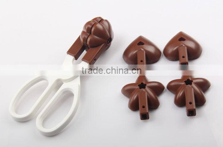 2016 new arrived kitchen tool Triad multi-function chocolate mold die chocolate cake