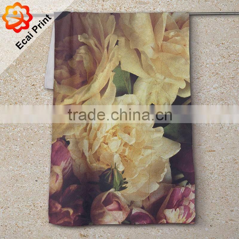 Hot sale creative microfibre dye printed hand towel with images