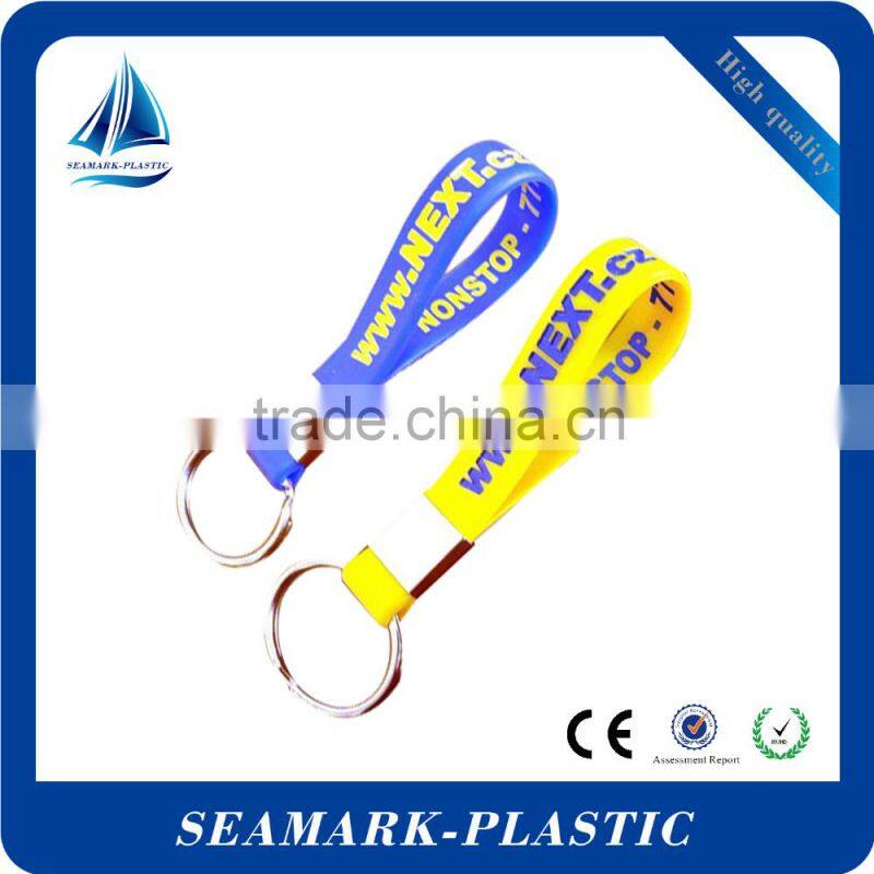 High qualiry promotional keyring plastic silicone band keychain