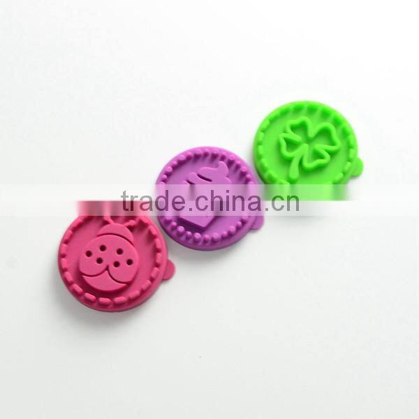 2016 New Design Wooden Handle Eco-friendly Cookie Stamp