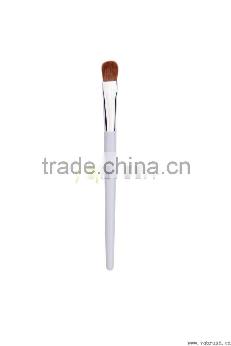 Foundation Brush and Concealer Brush 005 makeup