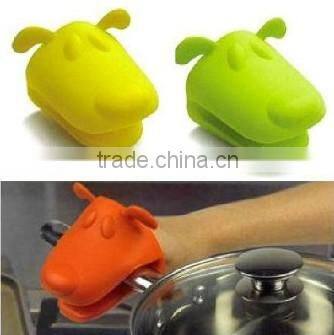 Kitchen Animal Dog Doggie Design Pliable Silicone Pot Holder Silicone Glove Oven Mitt