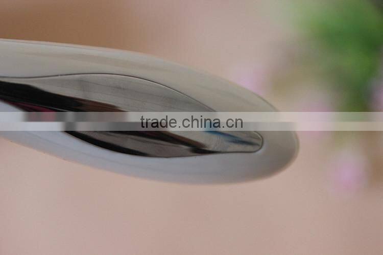 Wholesale OEM Eyes Routine Pampering Device Eyes Black Circles Bags Fine Wrinkles Removal Massage Pen