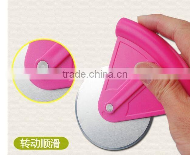 CY134 Stainless Steel Pizza Cutter with handle Pizza Knife