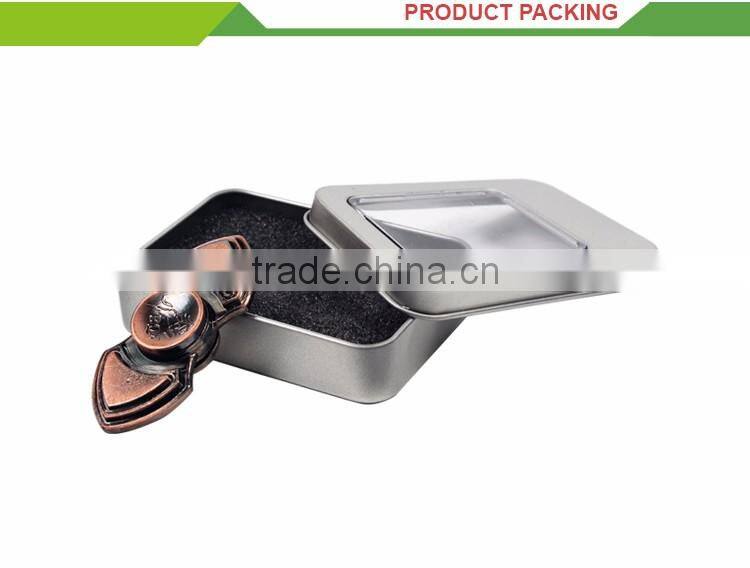 Hot selling two claw fingertip gyroscope toy finger metal wind spinner