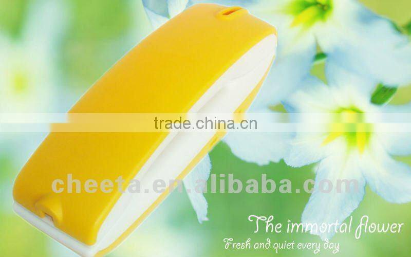 Attractive trimline phone with incoming call indicator