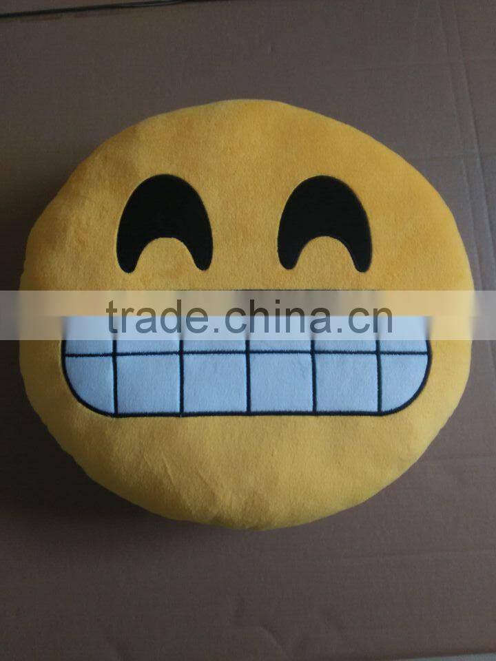 FREE SAMPLE EMOJI smiley/yellow smiley face/Cojin emoji