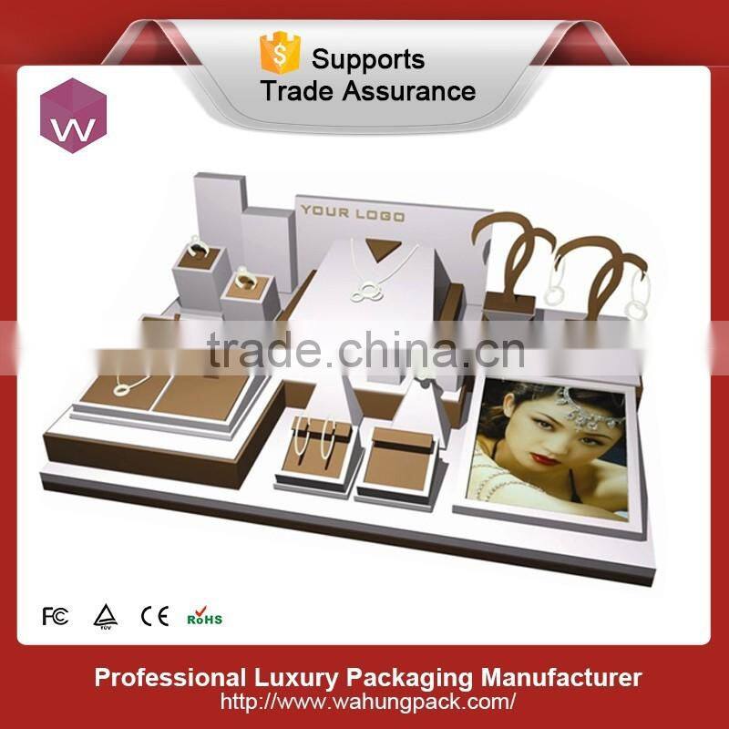 Wood Veneer White Leather Hanging Jewelry Display Case For Set Jewel