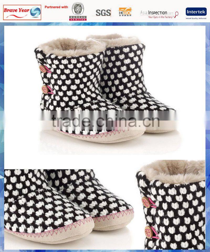 monochrome popcorn knit woman boot