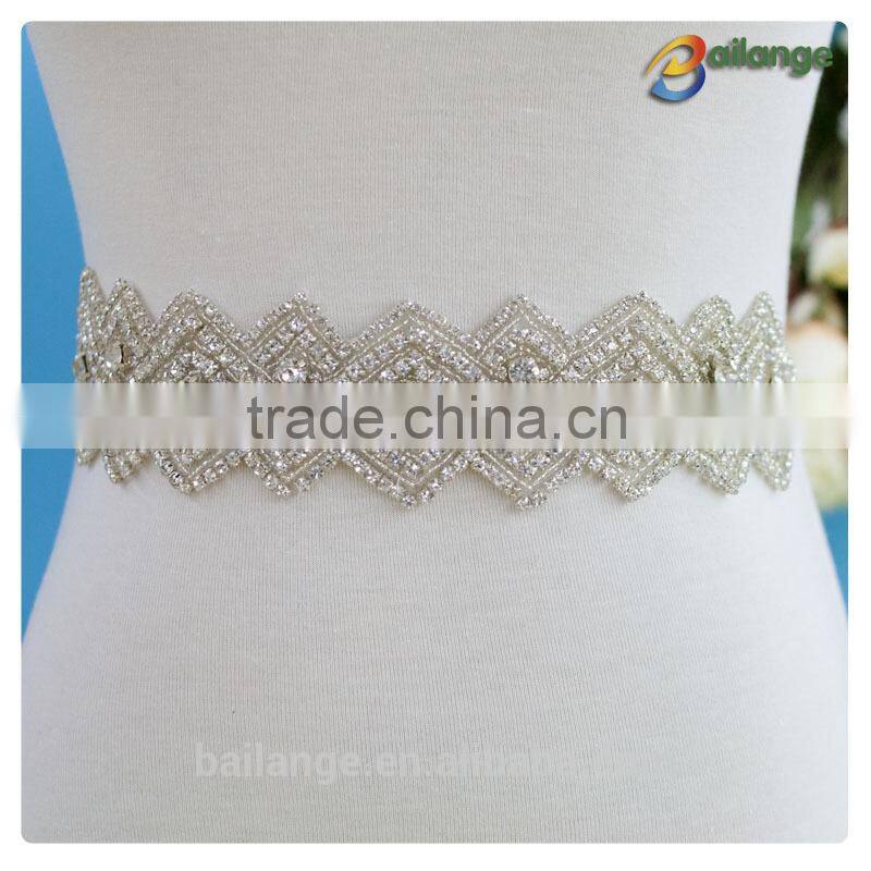 Wonderful Surprise Fashion feather shape crystal applique