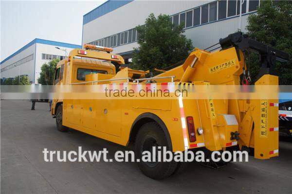 China new dongfeng 6 wheels euro4 wrecker truck