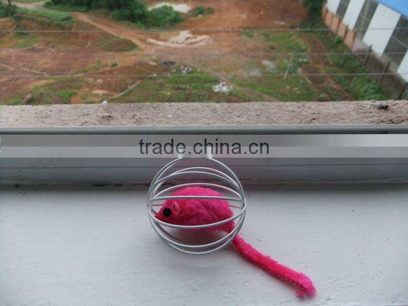 Fur mouse in metal wire ball cat toys