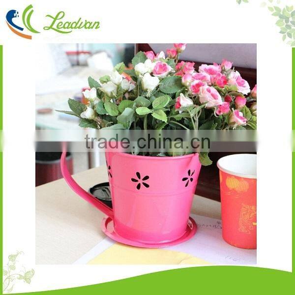 Small ornament iron planter with flower cup shaped garden planter iron flowerpot