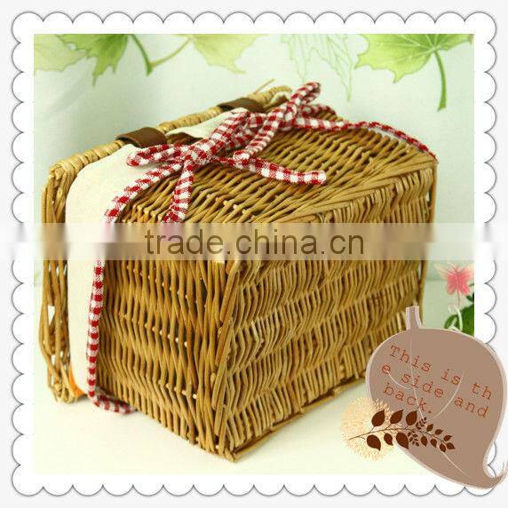 wicker gift baske with lid or cover and cotton lining