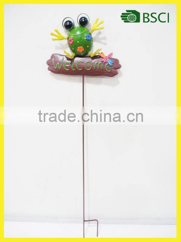 Frog metal garden stick decoration for garden with welcome