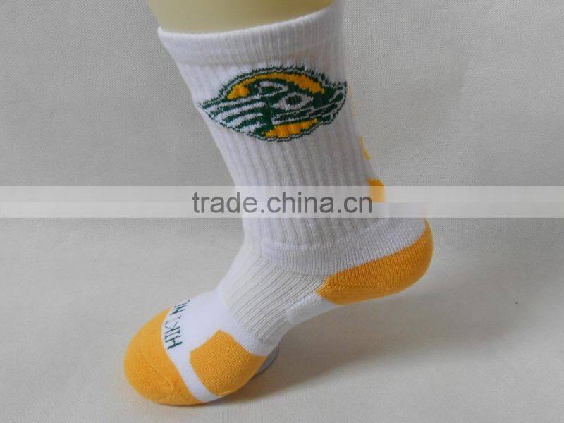 Colorful Design Custom Made Sports Basketball Elite Socks