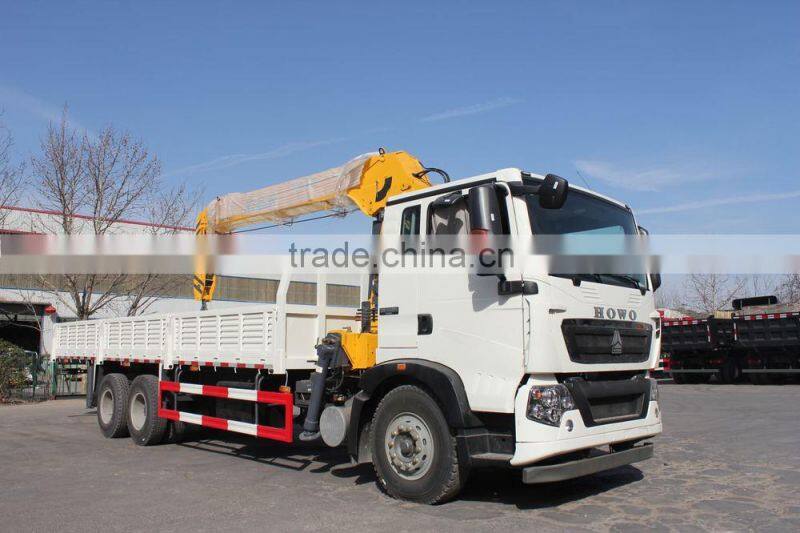 howo 6*4 18T crane truck gets up with the heavy and transport vehicle truck with loading crane