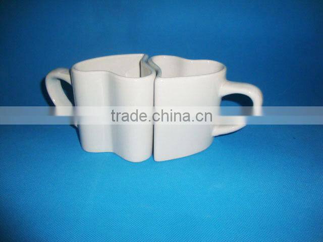 Amazing heart shaped couple mugs, porcelain couple mug with OEM design