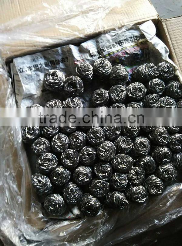 Stainless steel cleaning scourer for household cleaning