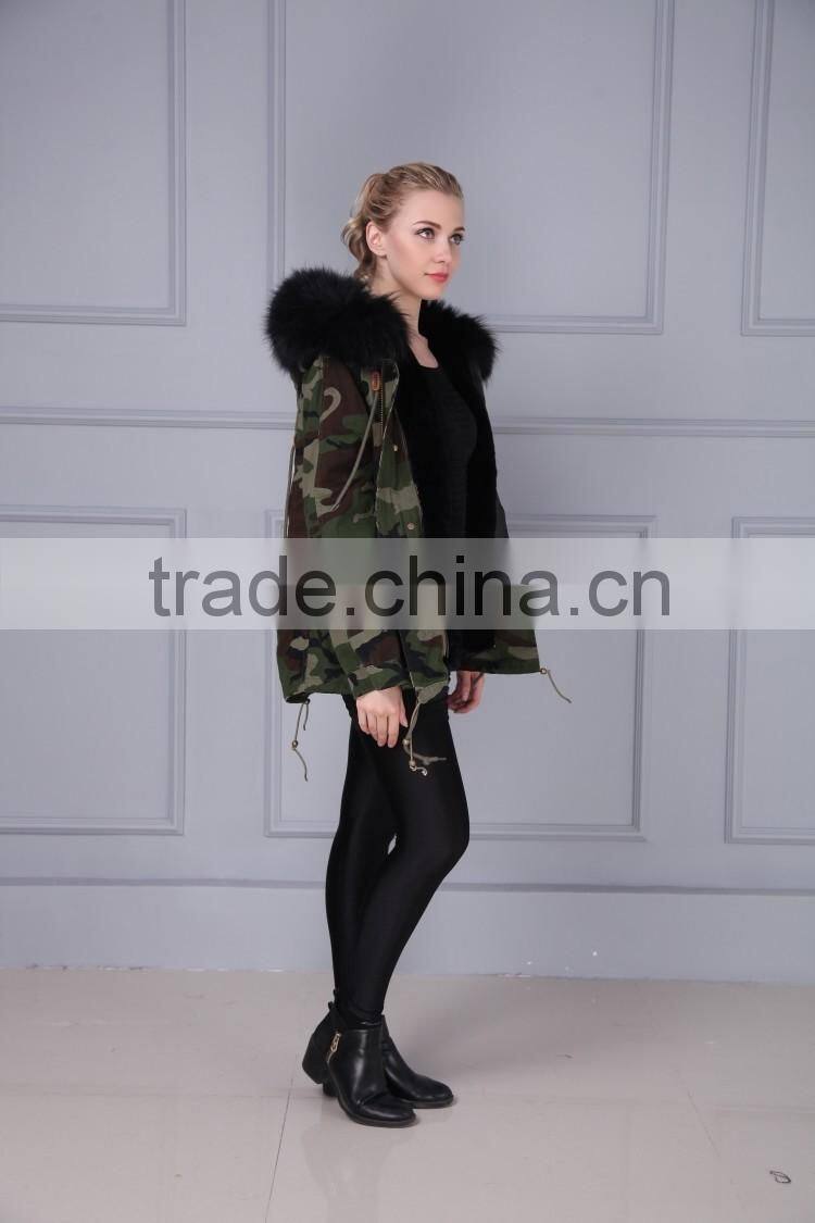 Short pattern camouflage shell black fake fur lining collar winter parka for lady
