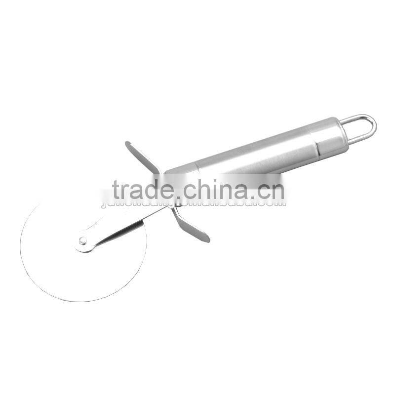 Stainless steel round rolling pastry pizza cutter