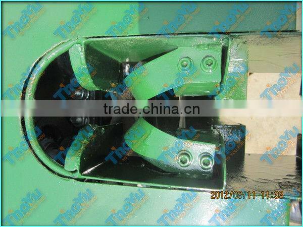 Garlic tail and stem cutting machine