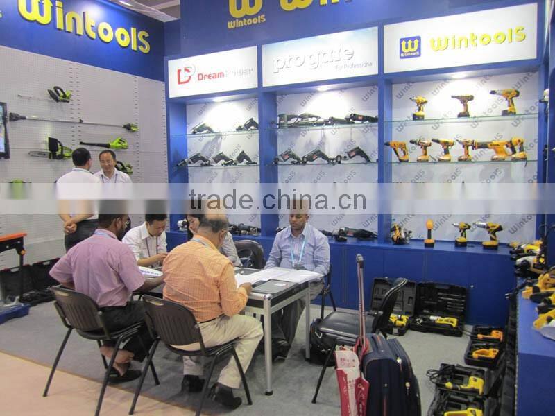 Wintools 82x3MM 820W Portable Wood Planer for Wood Cutting WT02053