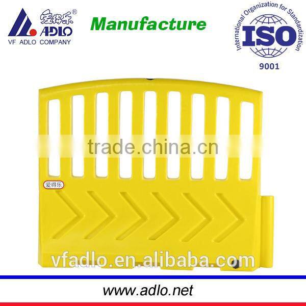 Hot sale China suppliers traffic barricade plastic road safety barrier