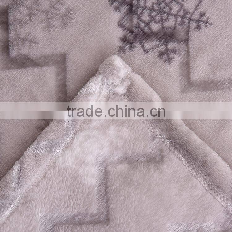 100 polyester christmas snowflake design printed flannel fleece blanket