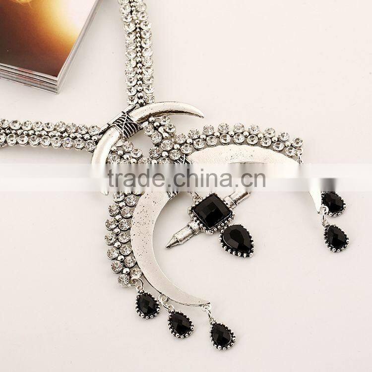 2016 Simulated Diamond Fashion Semicircle Necklace Exaggerated Metallic Jewelry Set