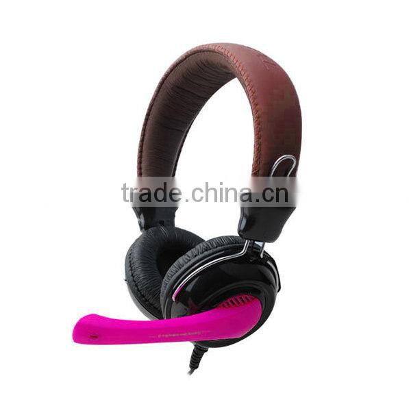 Hot selling trendy heart shape retractable headphones