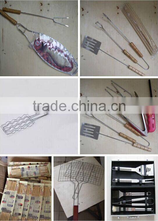 Hot sale Available telescoping metal BBQ Fork with wooden handle